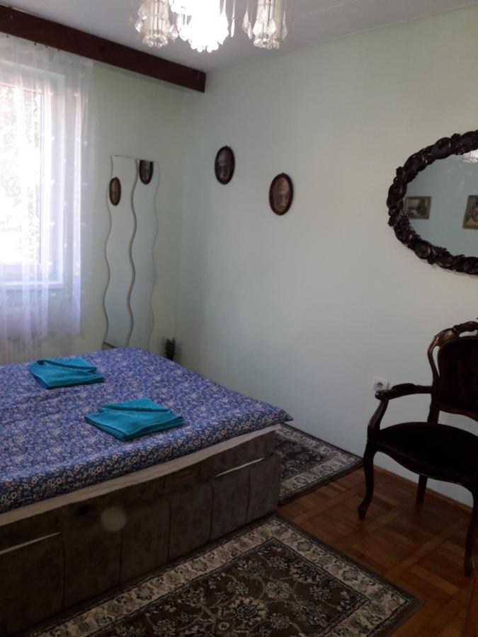 Cozy, Central 1-Bedroom Apartment In Timisoara, Romania ภายนอก รูปภาพ